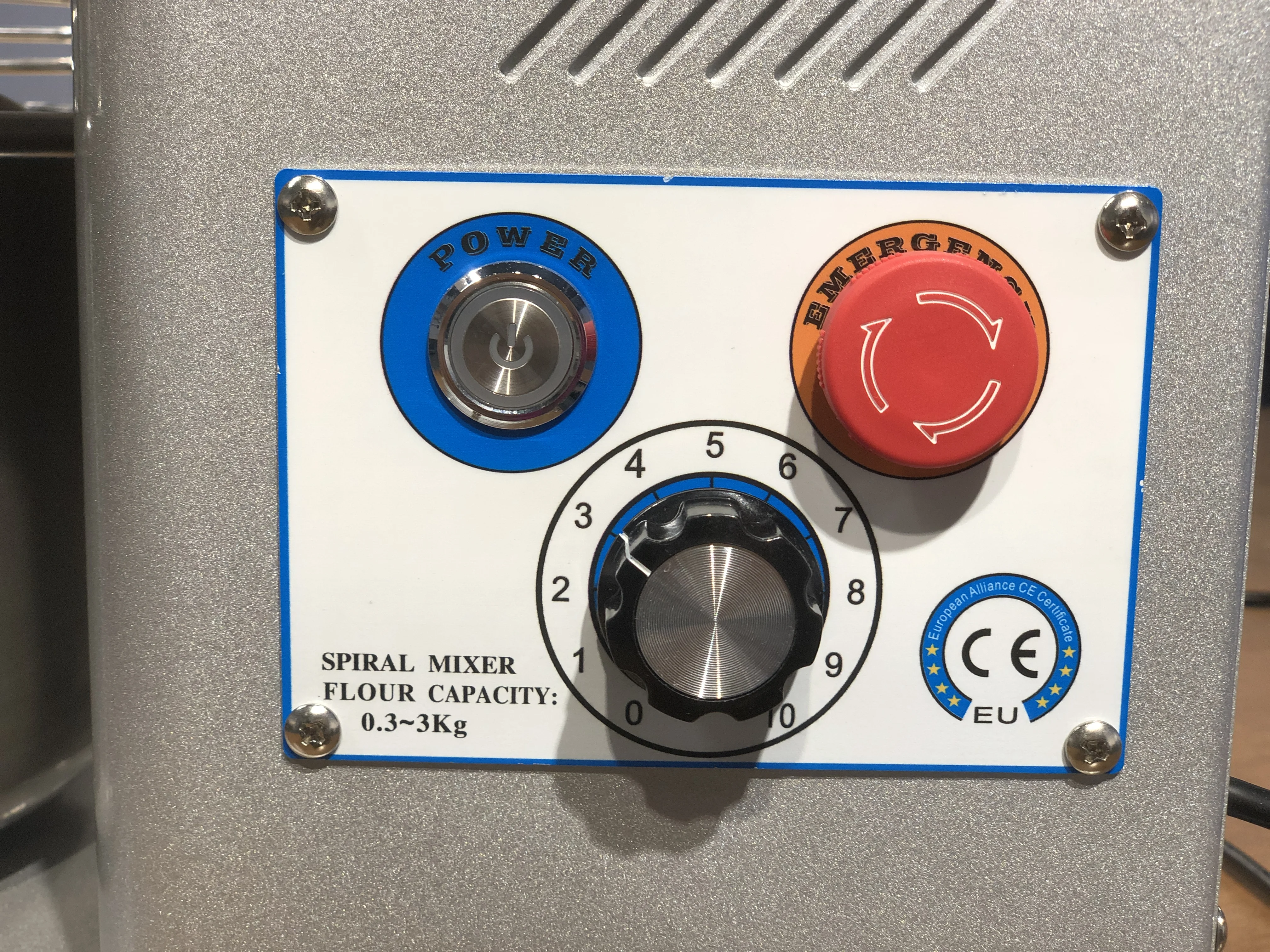 New Arrival Bakery Machine Factory Cheap Price Kneader Amasadora Spiral Dough Mixer From China for Home Use 3KG 7L