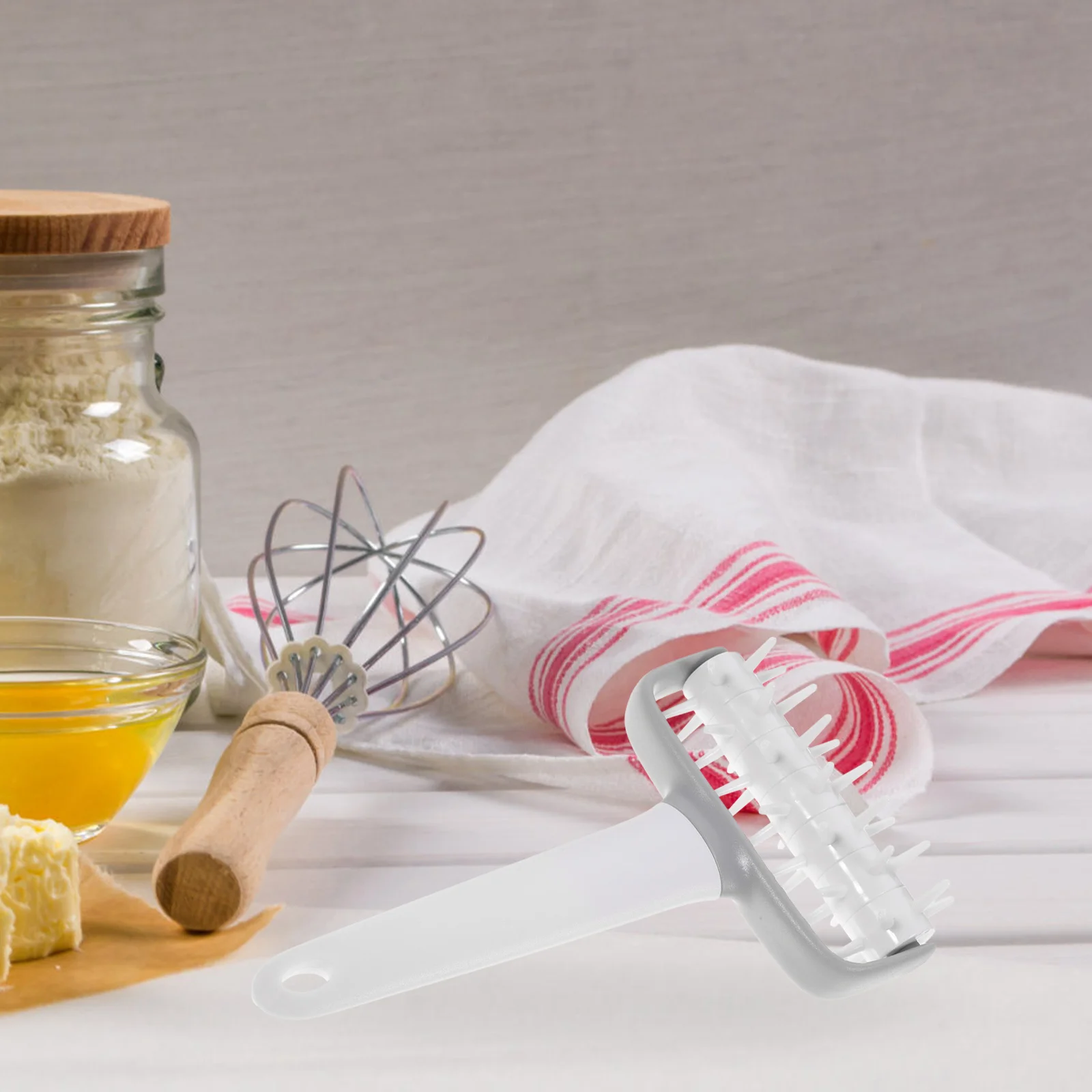 

2Pcs Pizza Dough Docker Baking Tool with Roller and Spike Perforated Rolling Pin for Homemade Pizza Pastry Bread Pie Cookie