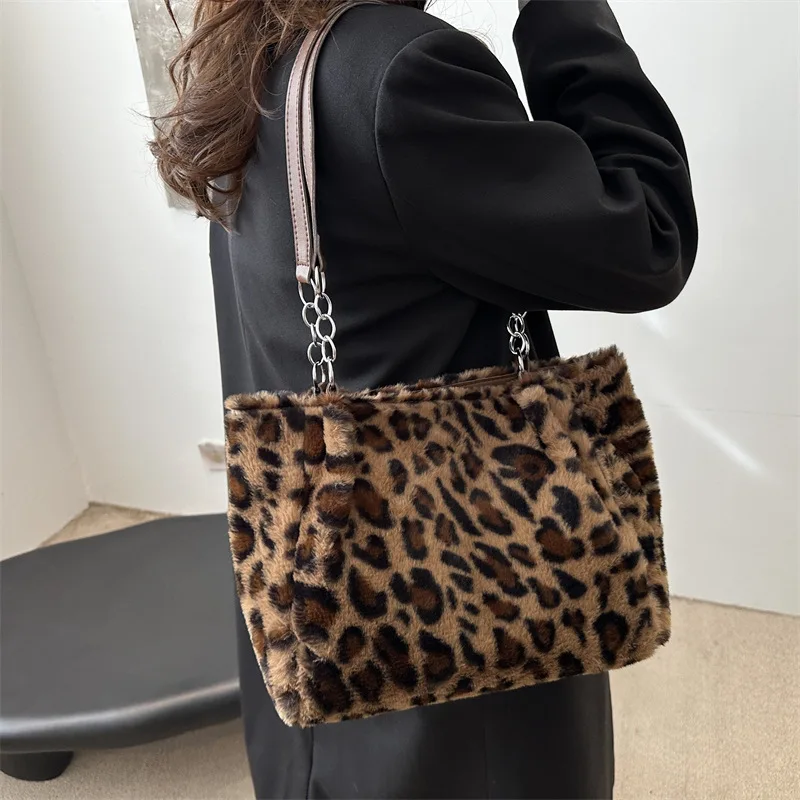 Plush Shoulder Underarm Handbag Women Leopard Tote Bags Lady Luxury Fluffy Shoulder Bag Chain Large Capacity Commuter Handle Bag