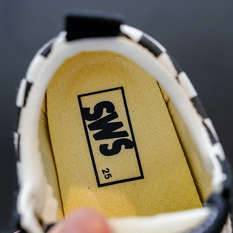 أحذية رياضية للأطفال منخفضة عالية الجودة للأولاد والبنات أحذية تزلج مريحة في الهواء الطلق للأطفال أحذية تنس قماشية للمشي في المدارس