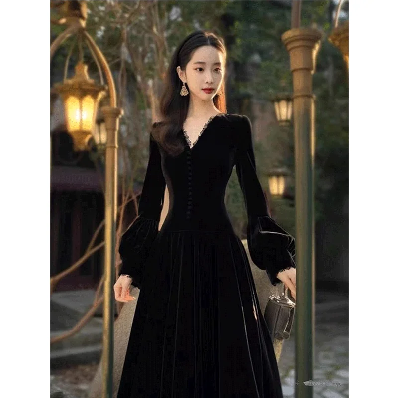 

Elegant Black Dress Hepburn Style Autumn Fashion High End Feelings Strong Presence Long Dress V Neck Long Sleeve Universal Size