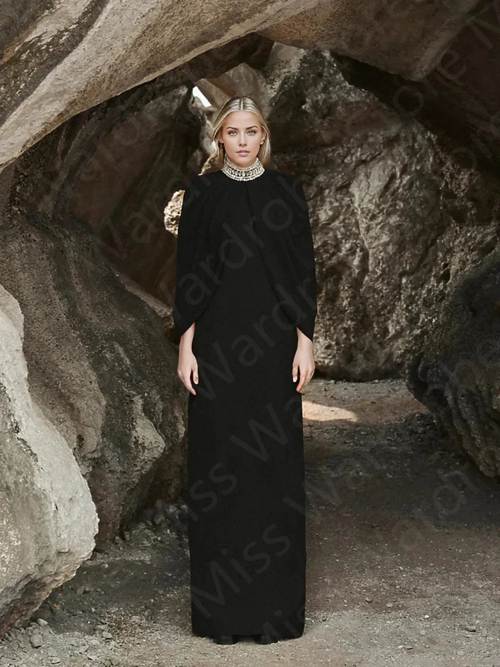 Modest Middle East Evening Dresses 2024 Arabic Prom Party Gowns Black Crystal High Collar Wedding Guest Gown with Cape Back Slit