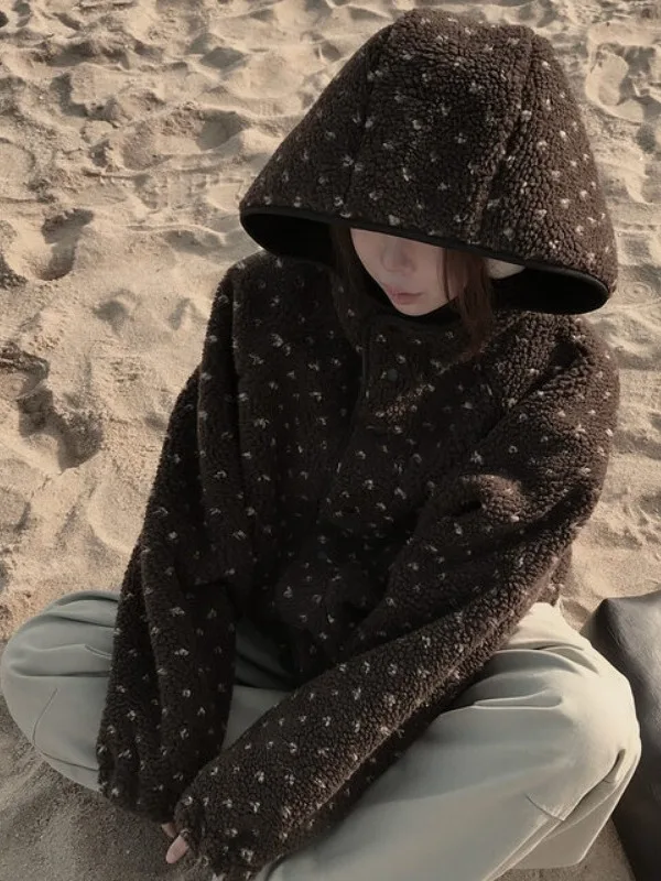 Gorro nuevo elegante de invierno para mujer, abrigo de algodón cálido con sensación de diseño holgado y perezoso de talla pequeña