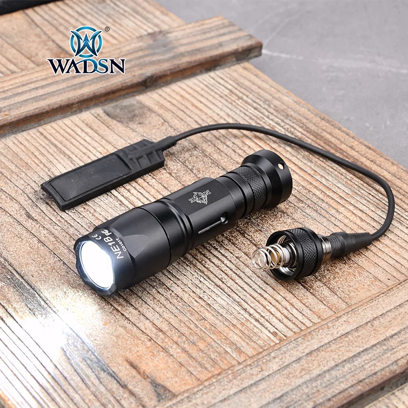 WADSN Tactical Flashlight For KRISS Vector 1.0 540 Lumens Weapon Scout Light Airsoft Accessories  M300A