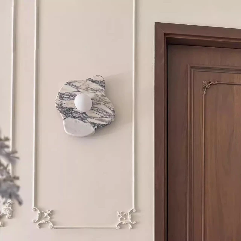 مصباح حائط رخامي مخطط، غرفة المعيشة، غرفة نوم الفندق، بجانب السرير، الممر، مصباح حائط على طراز بولغاري