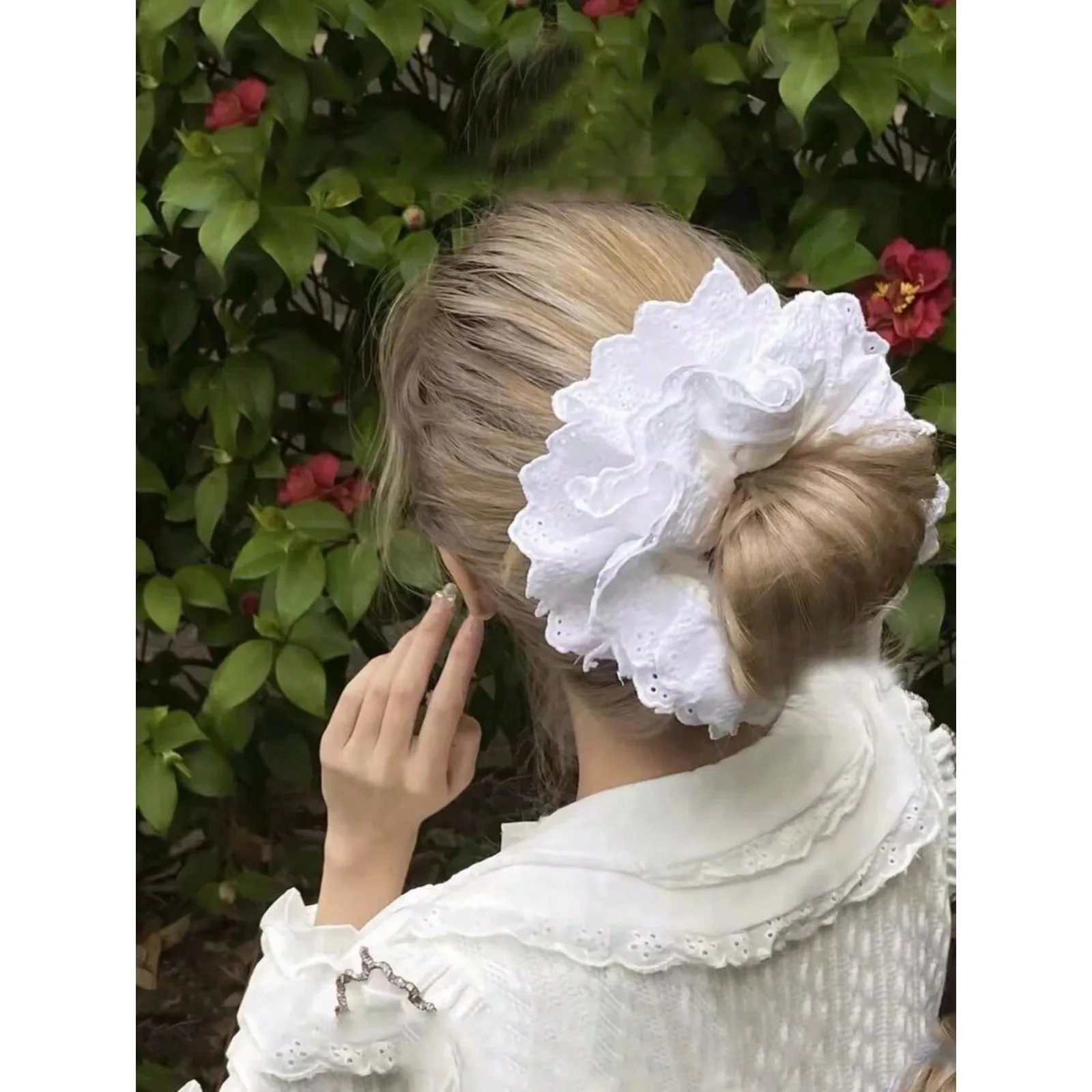 

1pc Oversize 18cm Lace Scrunchie, Double Layer Floral Lace Bohemian Polyester Hair Accessory, Suitable Spring, Summer, Beach, Wedding Scrunchies Hair Ties Scrunchy Hair Ties, Casual Ponytail