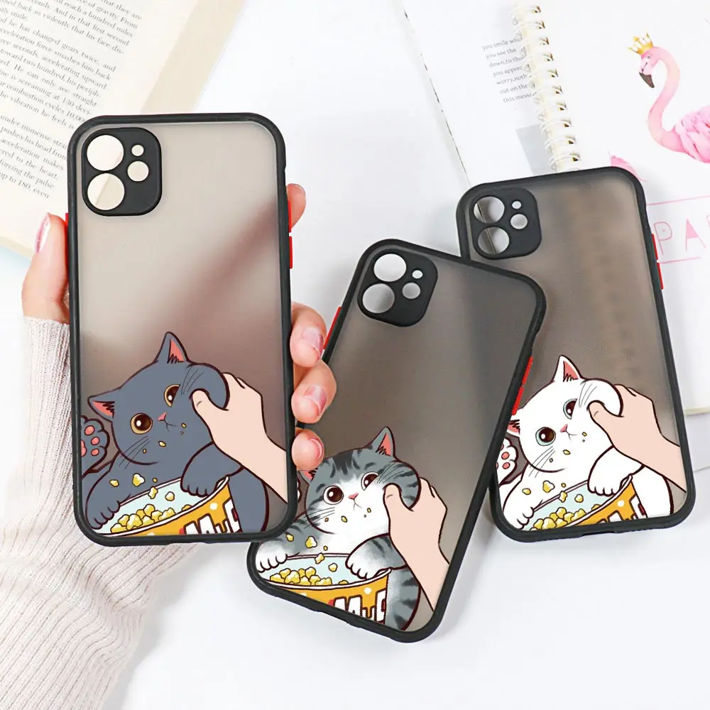 Cute Pinched Face Animal Eat Snacks Cat Coque iPhone14 Case For iPhone 11 13 14 12 Pro Max X XS XR SE 7 8 Plus Clear Matte Cover