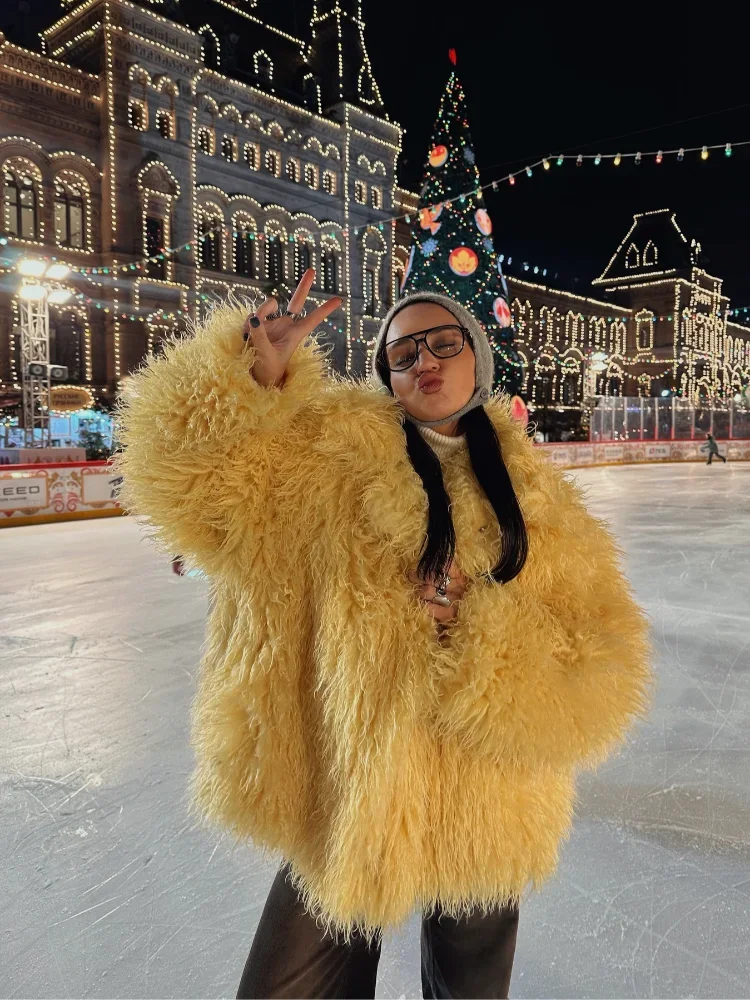 Żółty płaszcz damski z imitacji futra z frędzlami, dekolt w serek, długi rękaw, luźna, ciepła kurtka, nowość na zimę 2025, odzież wierzchnia w stylu ulicznym do pracy.