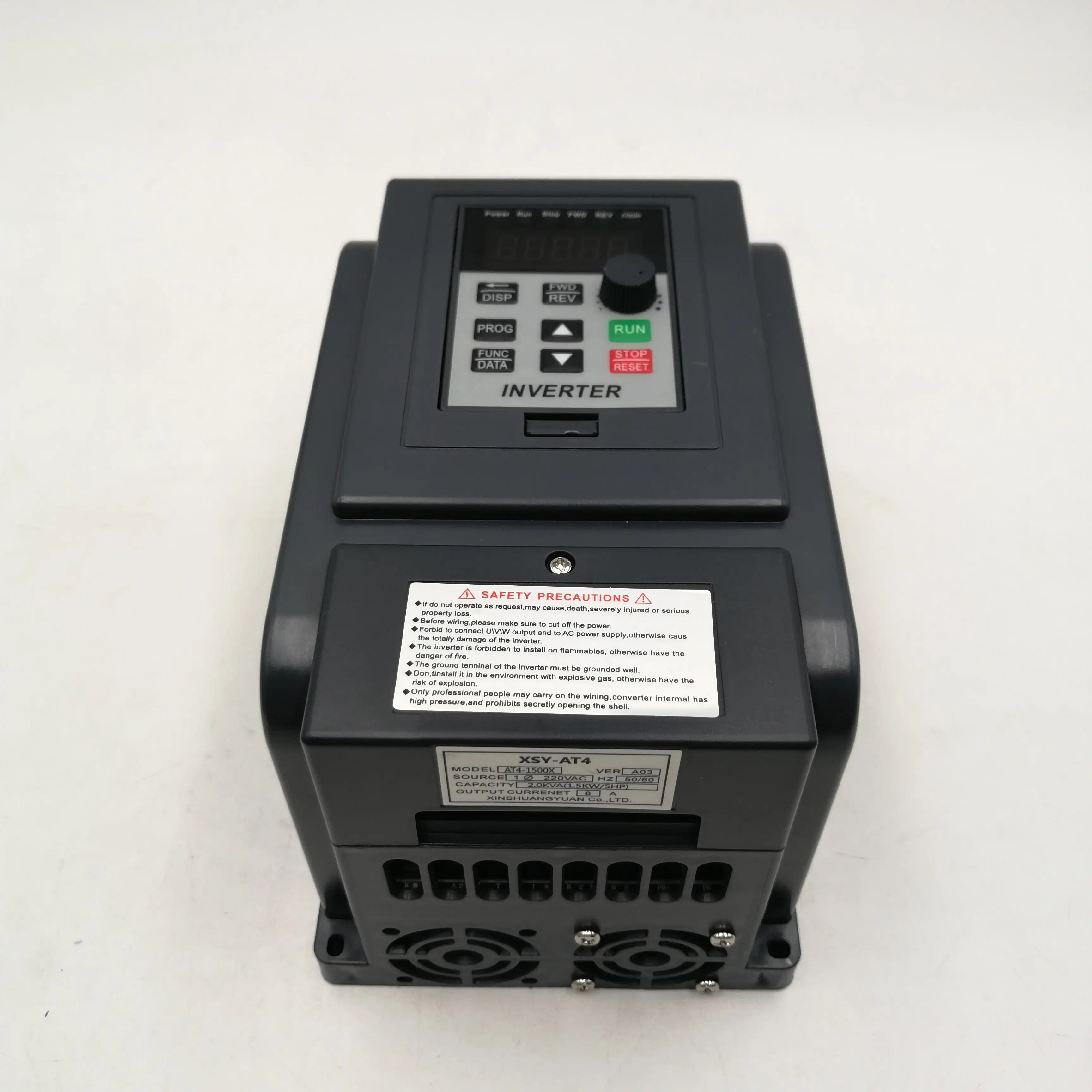 

AT4-1.5KW/2.2KW 220V Single Phase Input and 380v-3Phase Output Frequency Converter 60Hz to 50HZ