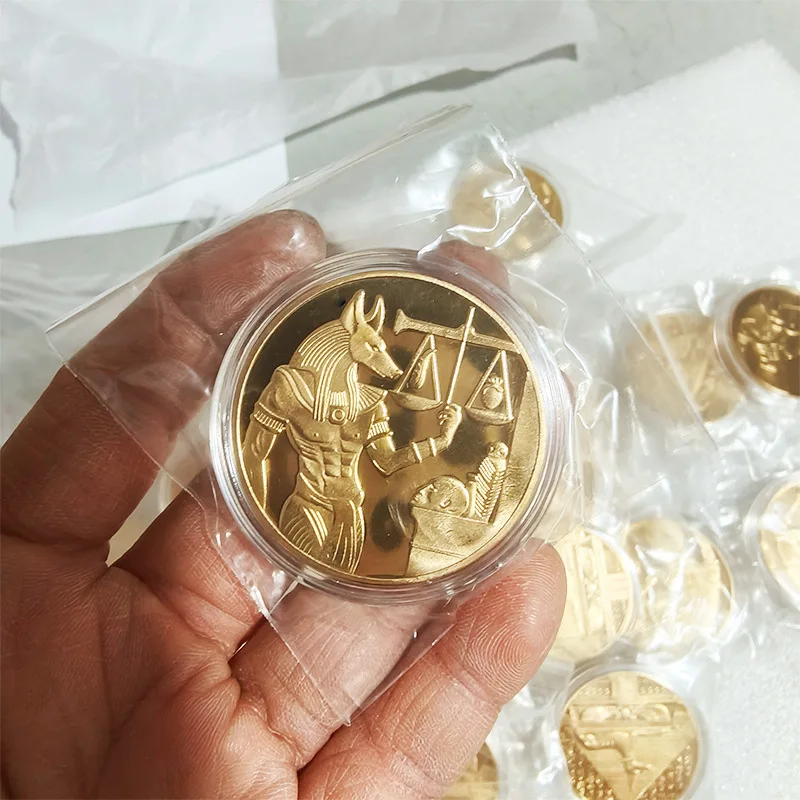Ancient Egypt Anubis The God of Death Gold/Silver Plated Coin Pyramid Dieb Pattern Commemorative Value Token Coin