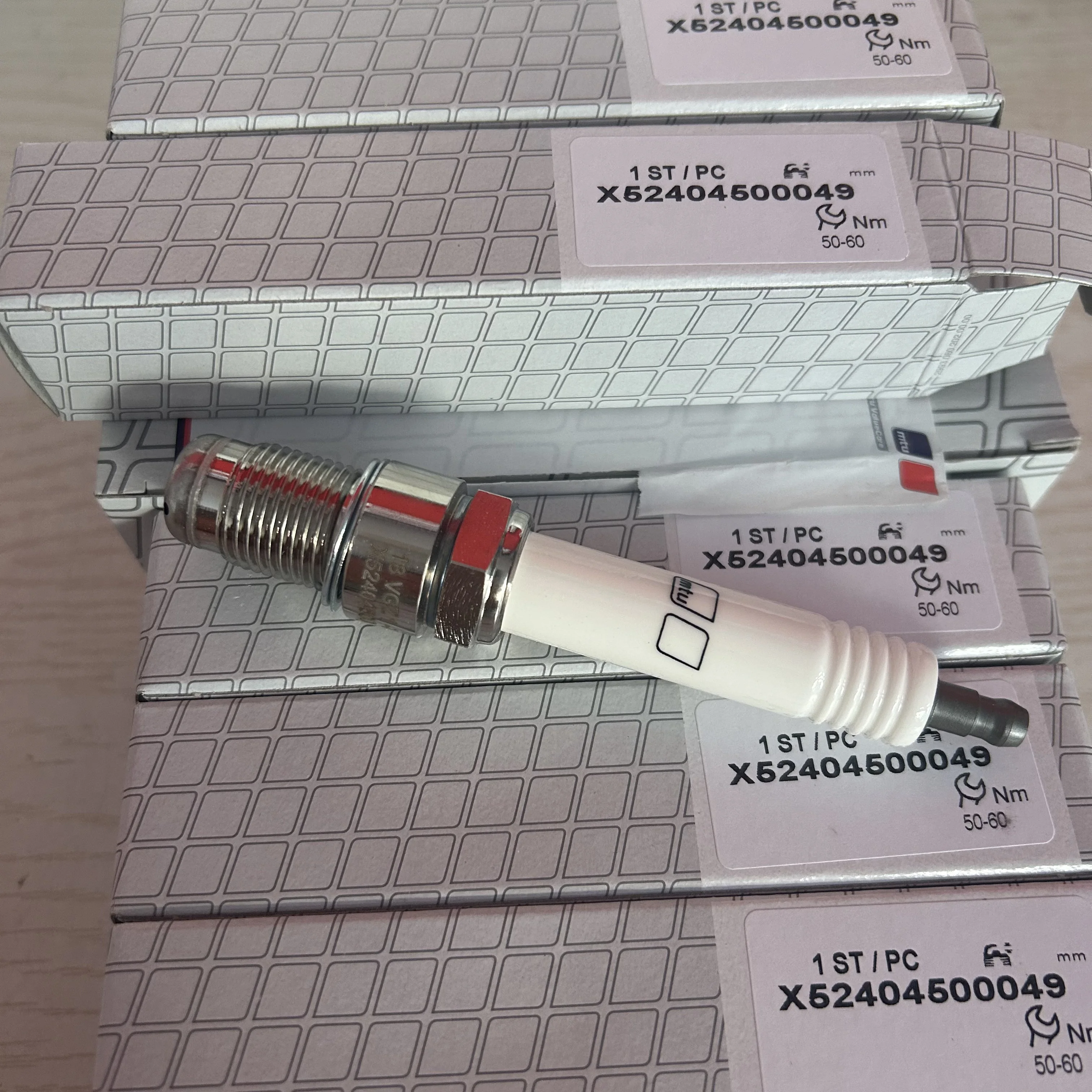 

Genuine MTU SPARK PLUG X52404500049 for MTU 4000 Engine Part Construction Machinery