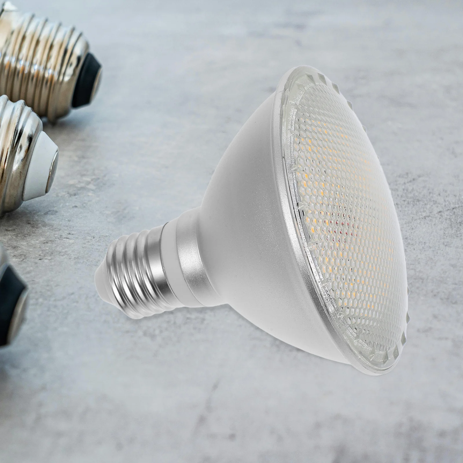 

Waterproof LED Spotlight Outdoor High Brightness Energy Efficient Flood Light Replacement Spotlight Bulb Suitable for Garden