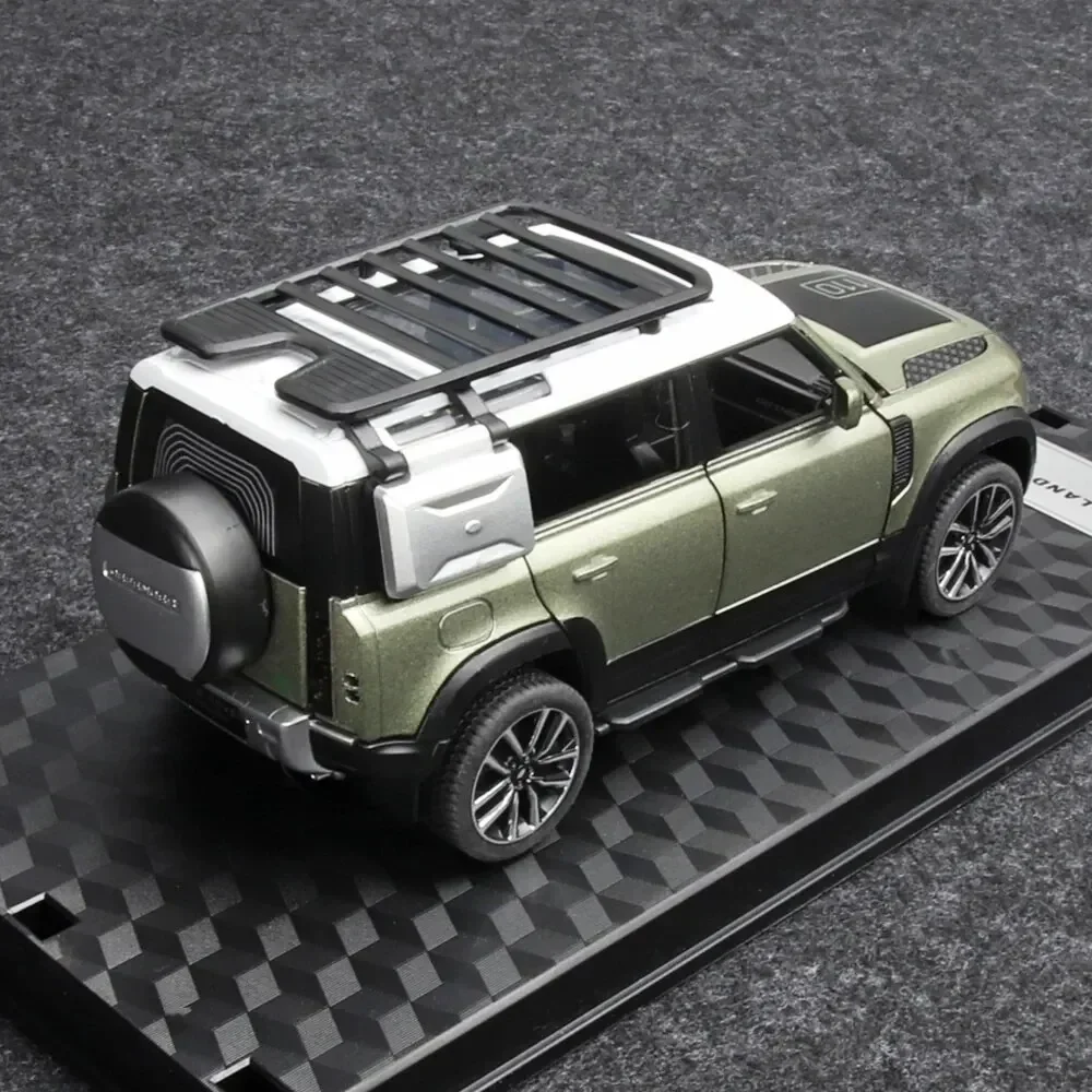 Modèle de voiture à remonter moulé sous pression avec son et lumière, collection de jouets pour Land Rover New Defender, cadeau, 1/32, 110