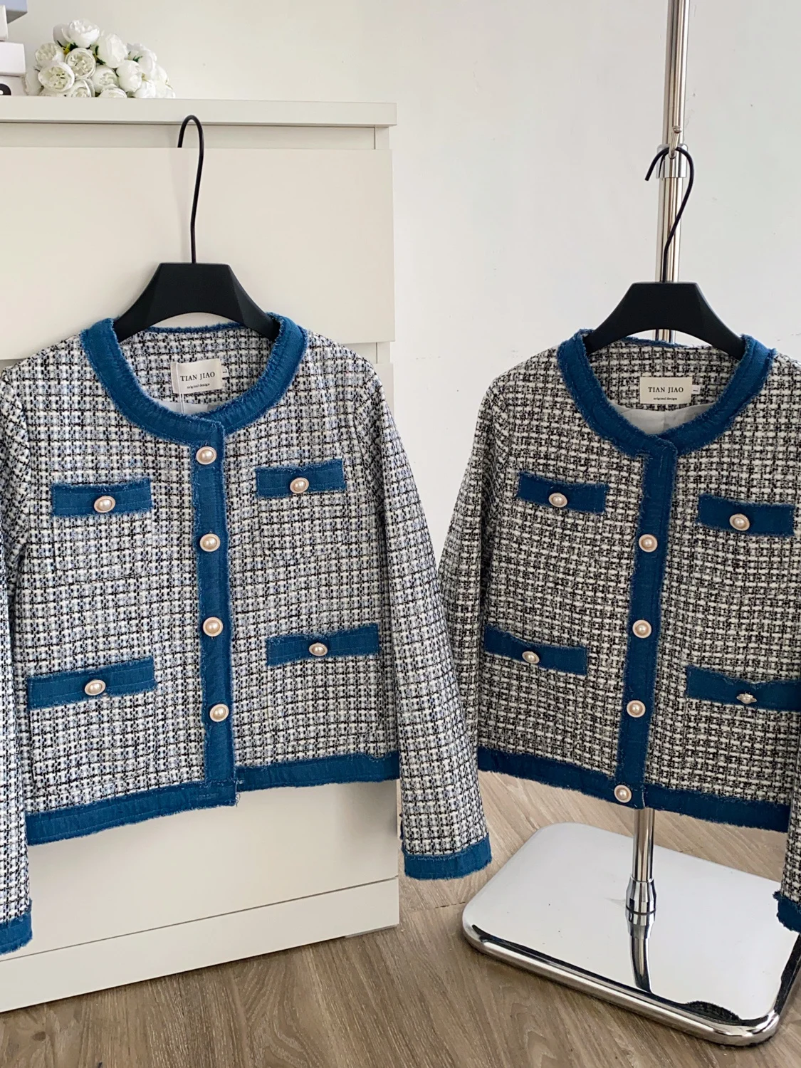 

Джинсовая лоскутная женская твидовая куртка с жемчужными пуговицами в стиле ретро, осенняя мода, роскошная длинная куртка свободного покроя, цвет све