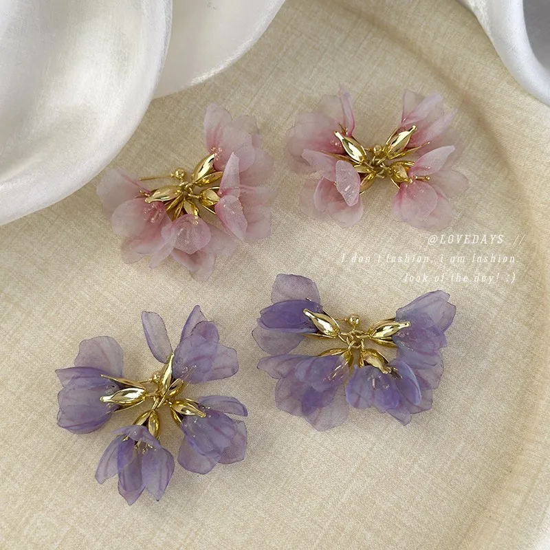 Sweet Floral Mesh and Metal Stud Earrings for Women Beach Vacation Daily Photo Shoot Accessory Versatile Lightweight Premium
