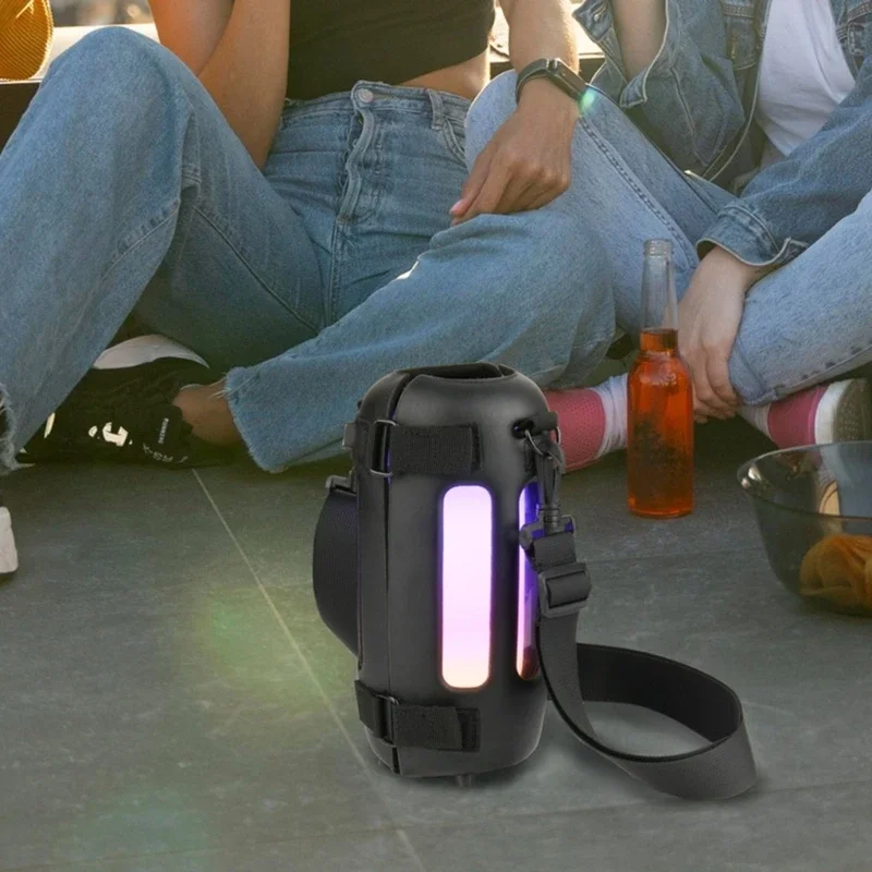 

Чехол для переноски JBL Pulse 5, изготовленный из ударопрочного EVA с водоотталкивающими свойствами для безопасного хранения.