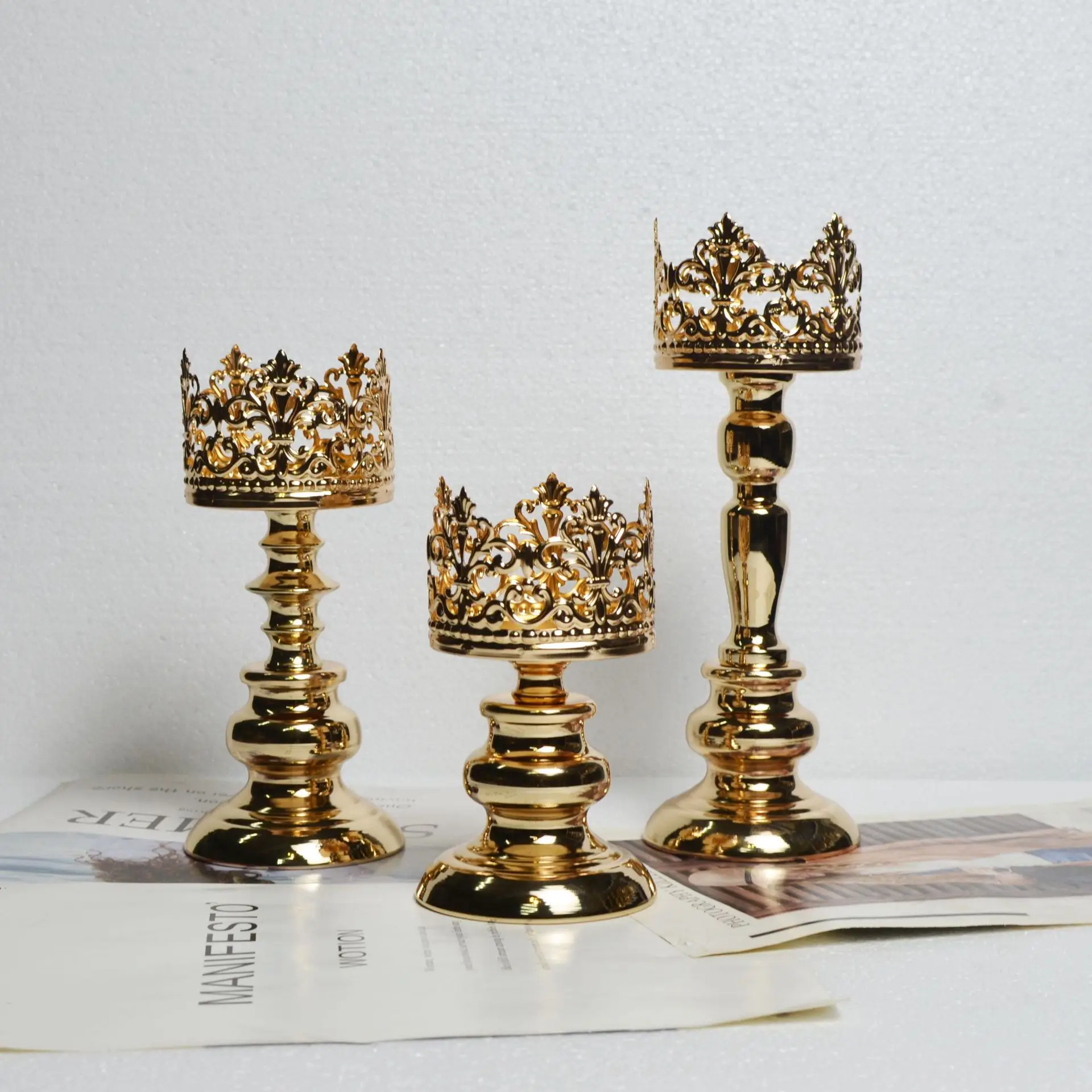Candle Holder With Openwork Pattern Home Decoration Wedding Decoration Crown Gold Candle Holders Metal Craft Ornament Home Decor