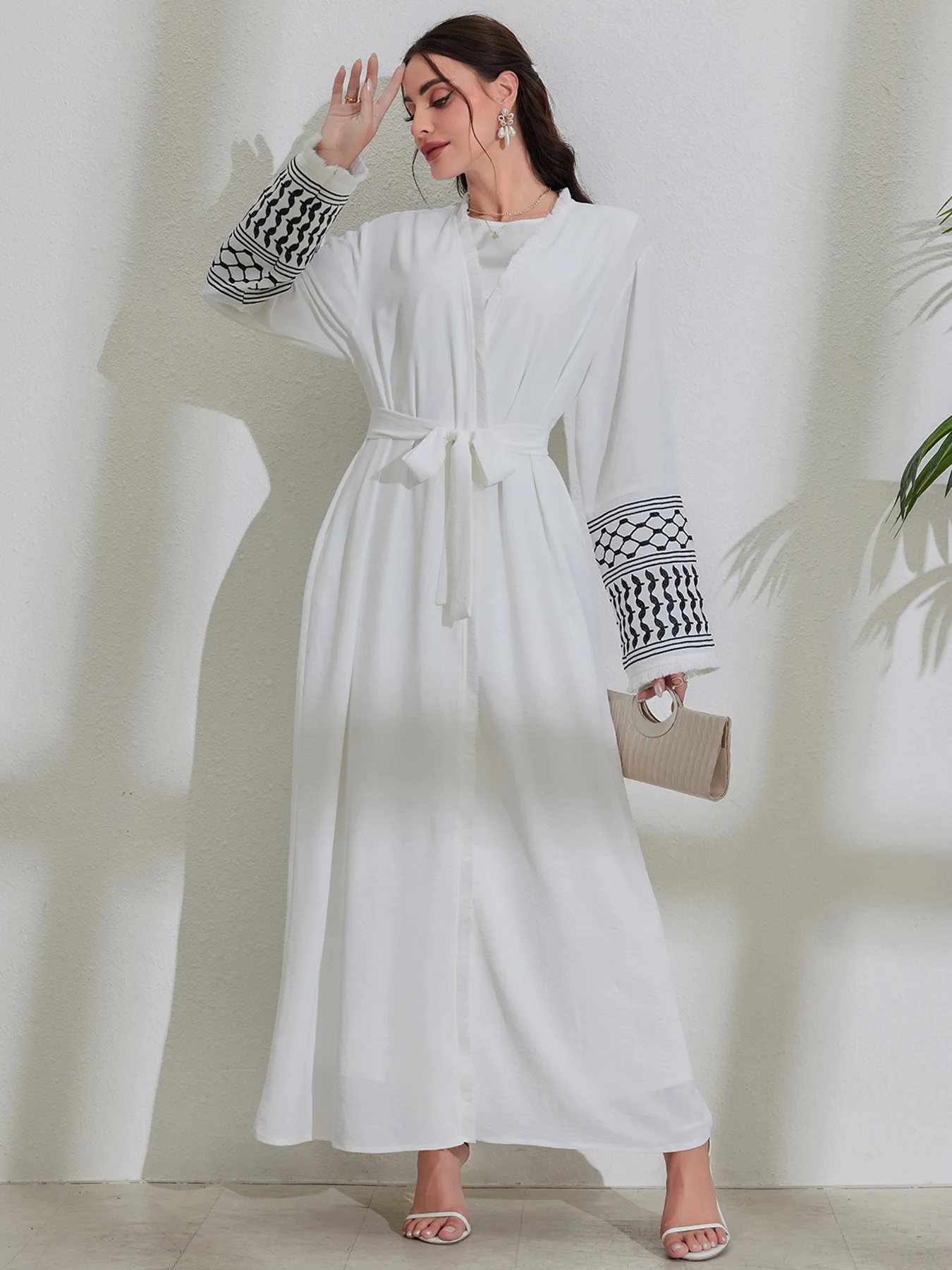 

Ближневосточный мусульманский новый модный 2025 женский однотонный повседневный модный свободный элегантный кардиган с вышивкой Абая женская одежда