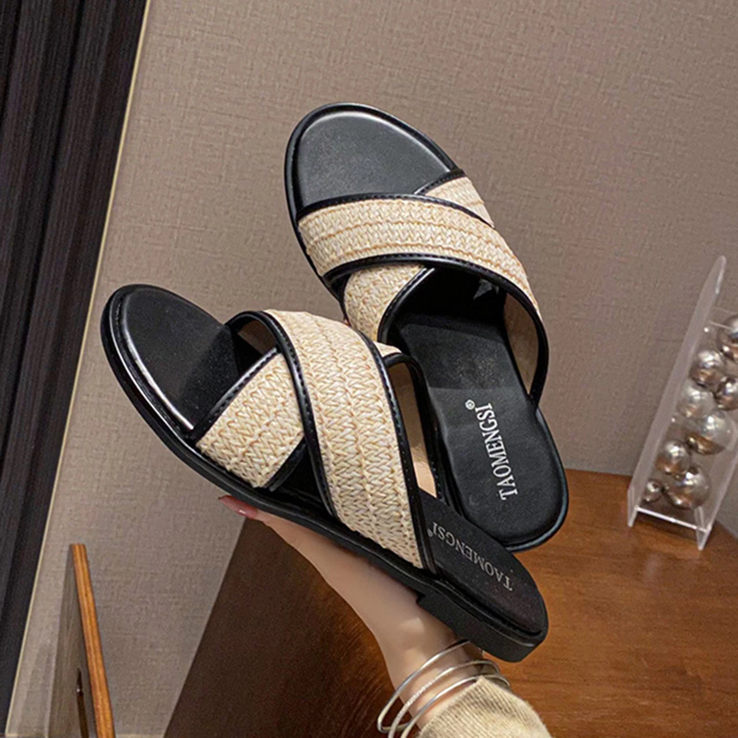 Ladies New Flat Slippers Summer Cross Drag Fashion Outdoor Wear Slippers Casual Sandals Women's Non Slip Beach Shoes Plus Size