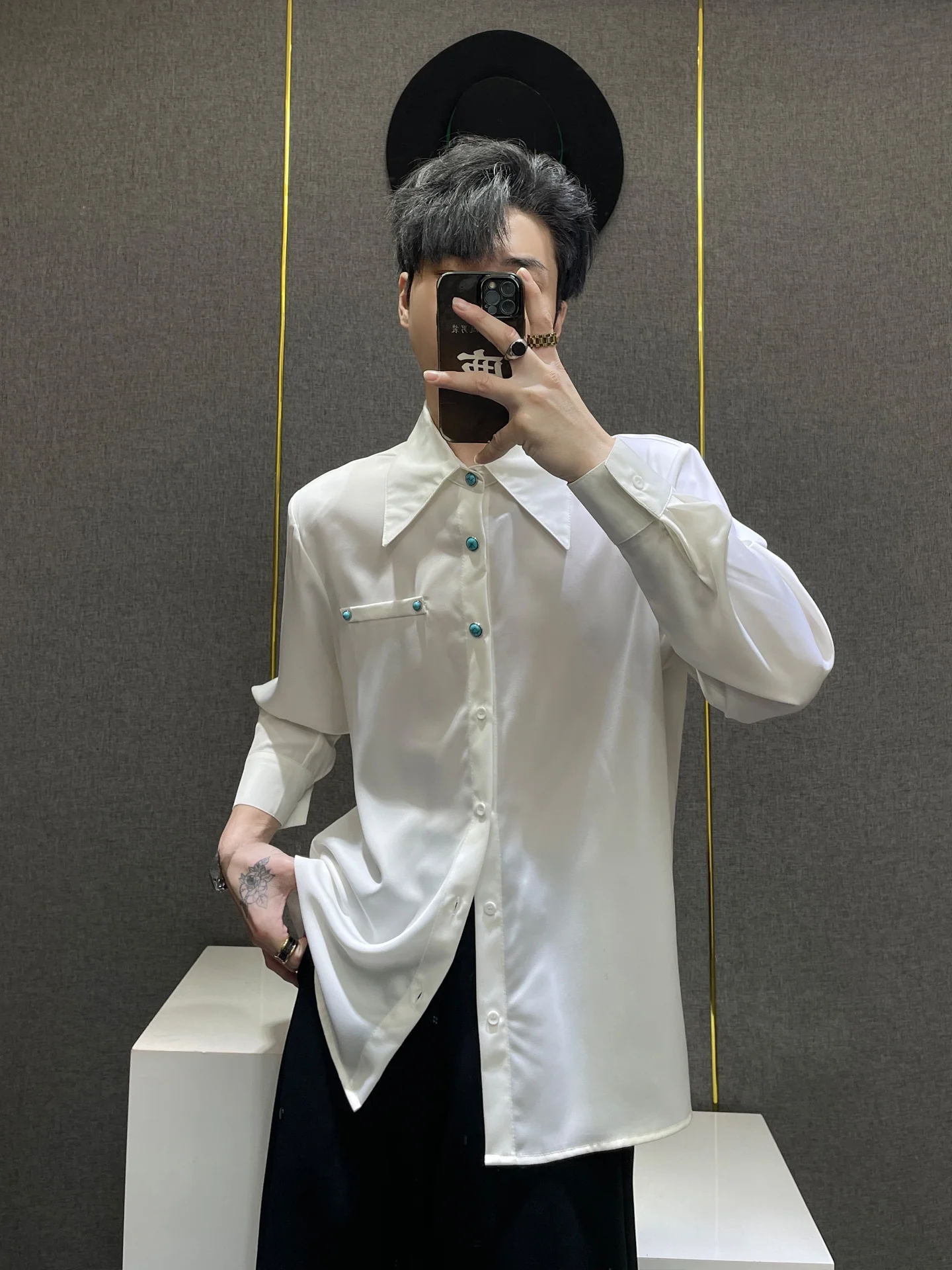 

Loose Fit Long Sve Casual irt Lu een Turquoise Button White irt Sli Men's Polyester Fiber Asymmetrical Design