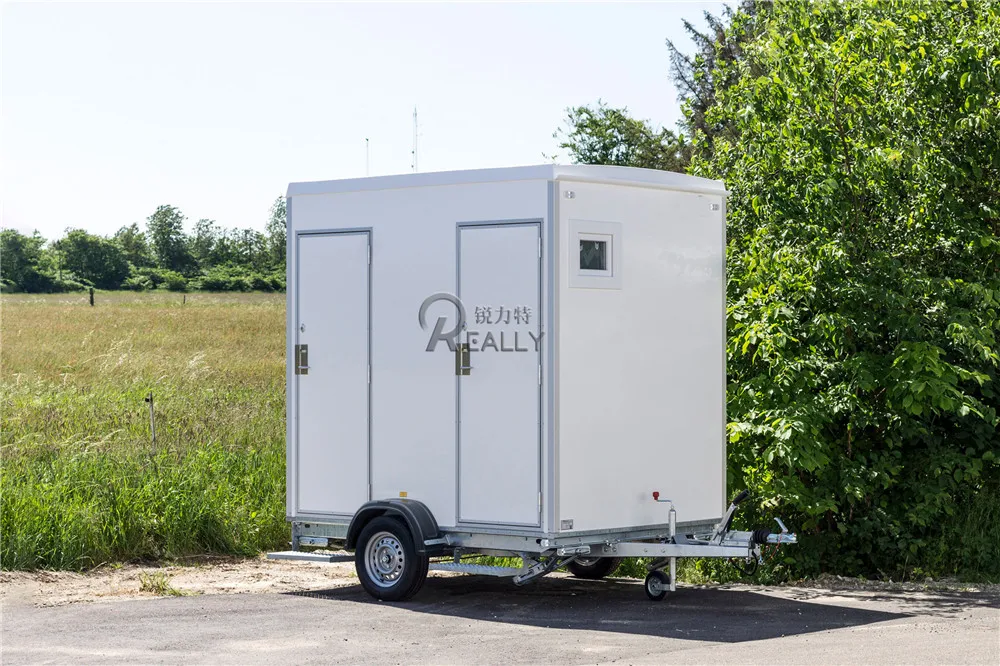 Remorque de toilette mobile avec douche, toilettes portables, salle principale mobile, caravane, économique, 2 stations