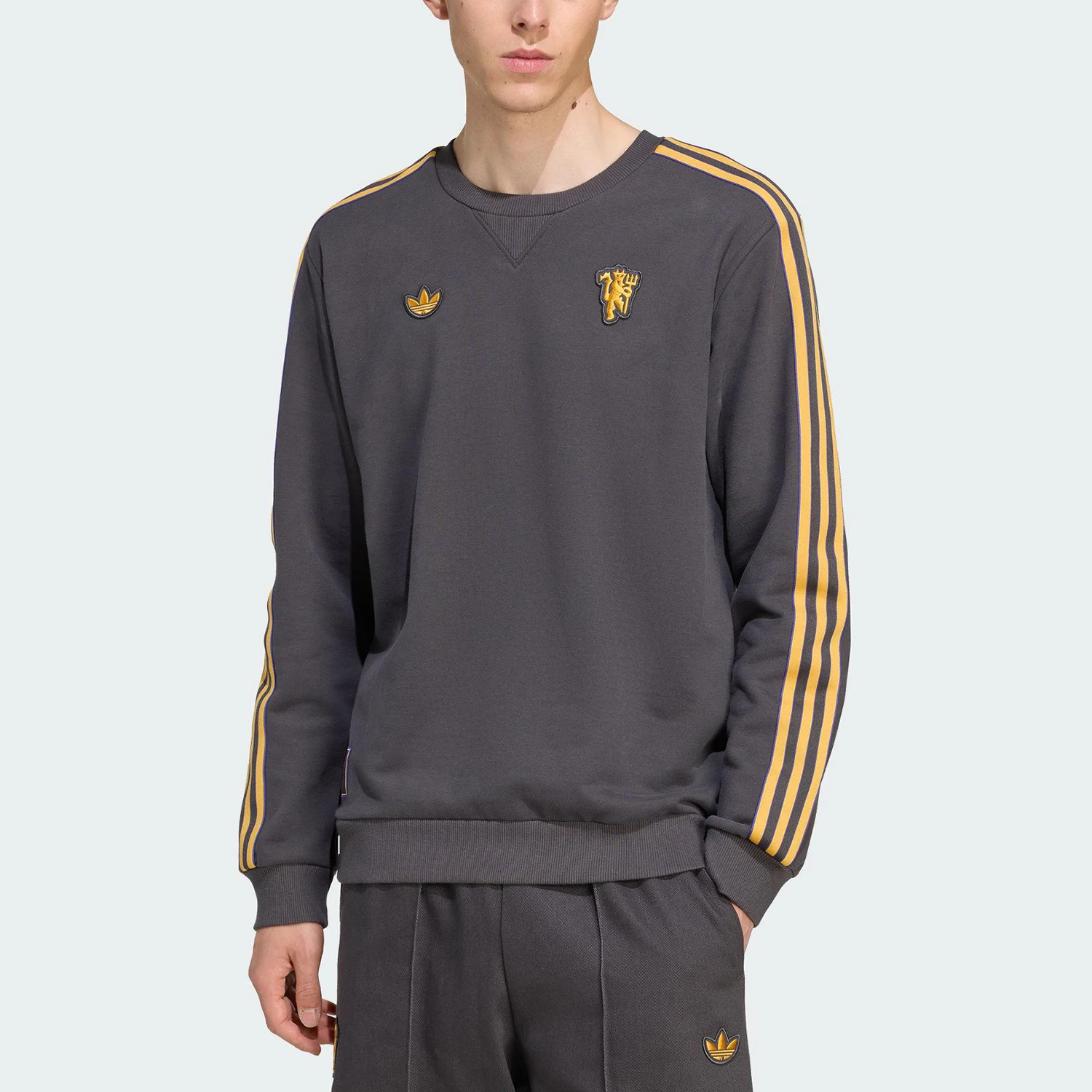 Adidas Originals MUFC ICON SWT Mens Retro Long Sleeve Sweatshirt JN2824