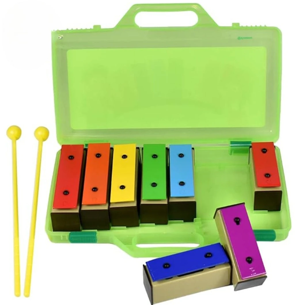 

Учебные пособия для игры на фортепиано: большие пластиковые 8-тонные блоки, цветные 8-тонные кубики и алюминиевая пластина-пианино в подарочной коробке.