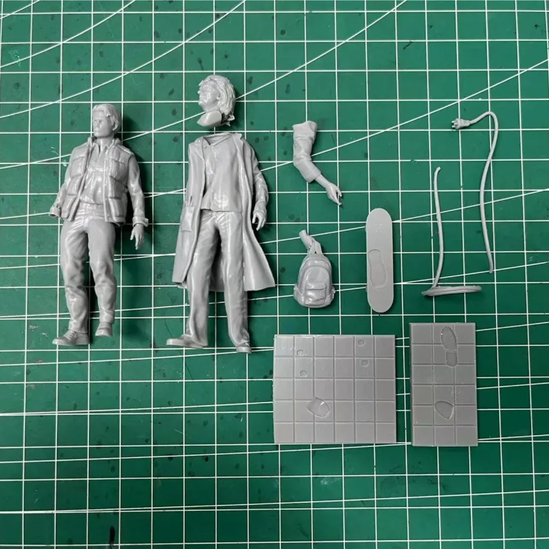 1/24 Resin Figure Model Kit Back to the Future Doctor and Boy Fantasy Hobby Diorama Toy Unassembled and Unpainted 3D printing