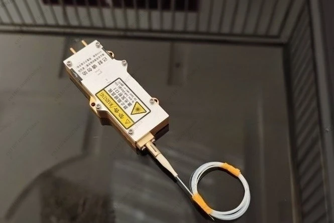 Laser with SMA905 Connector and Steel Fiber Protection Sleeve