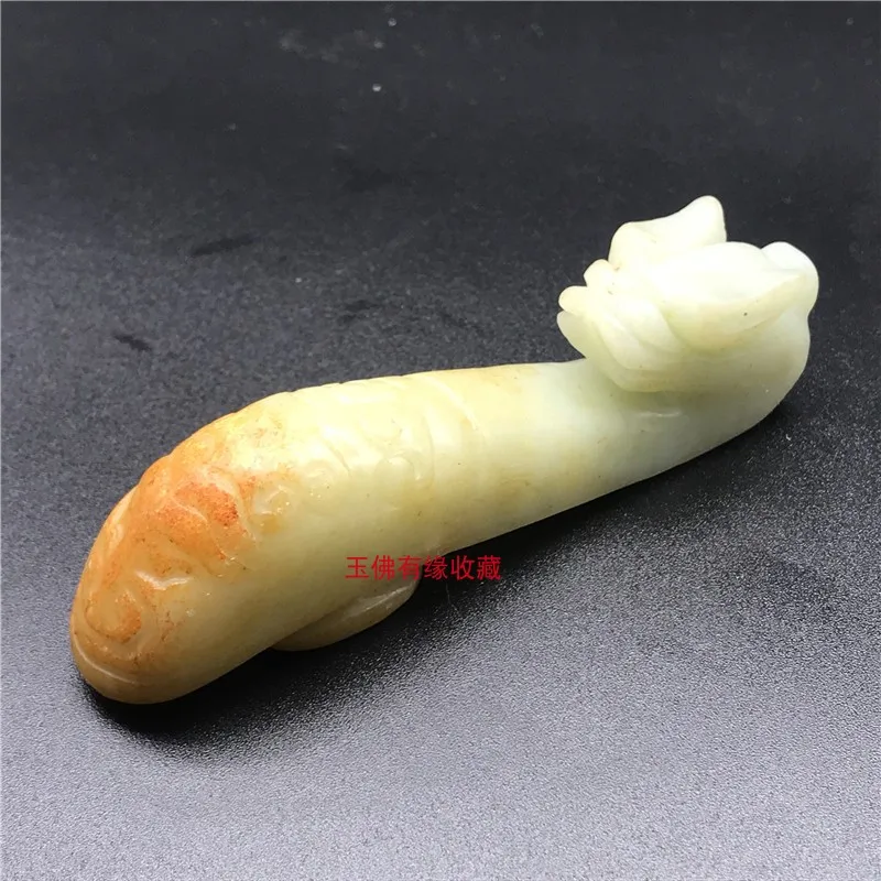 

Hand-carved jade pendant antique Yu Pei brand jade pendant with hook.