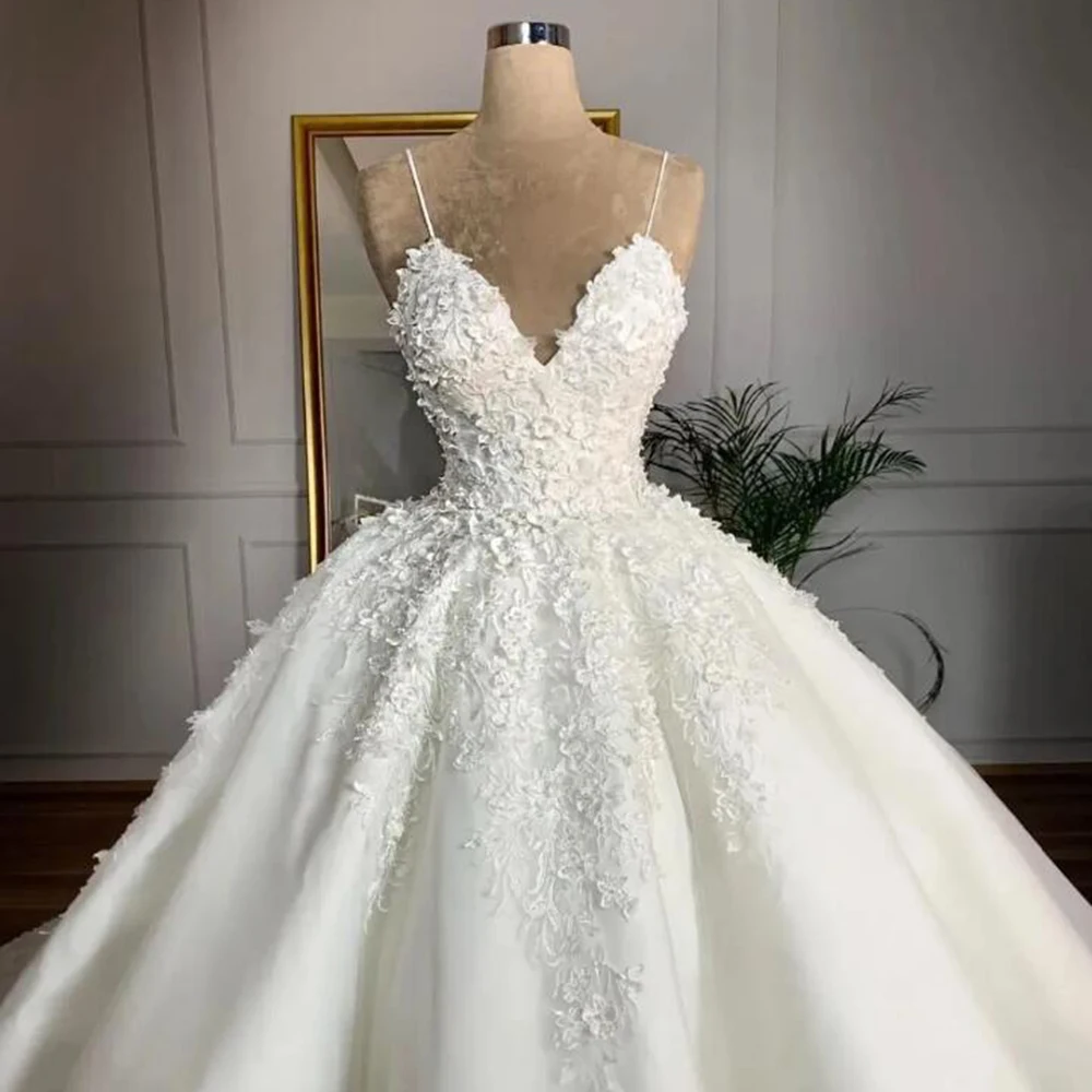 Gorgeous Princess Ball Gown Wedding Dresses Tailor-made V Neck Lace Appliques Bride Marriage Women Formal Party Clothing 2024