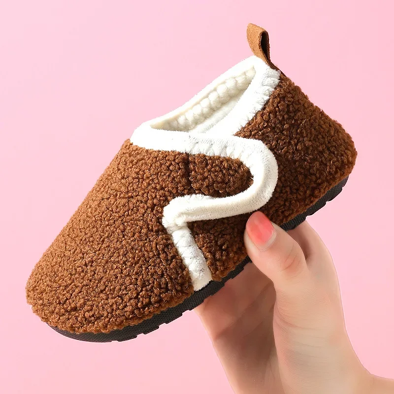 Pantuflas sepatu katun anak, sandal katun padat hangat untuk musim dingin, sepatu lantai dalam ruangan anak laki-laki perempuan sol lembut, sepatu katun Anti selip