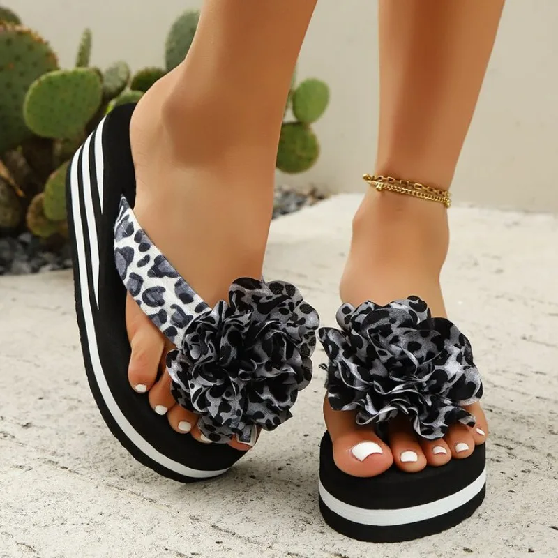 

2026 New Summer Women Comfortable Sexy Leopard Flowers Soft Wedges Slippers Casual Beach Shoes New Flower Women's Sandals