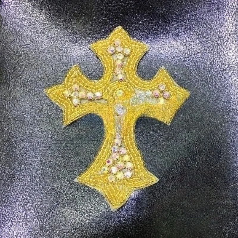

Silver-white gold color cross inlaid with diamond back glue sticker hand sewing DIY clothing hole subsidize shoes decoration