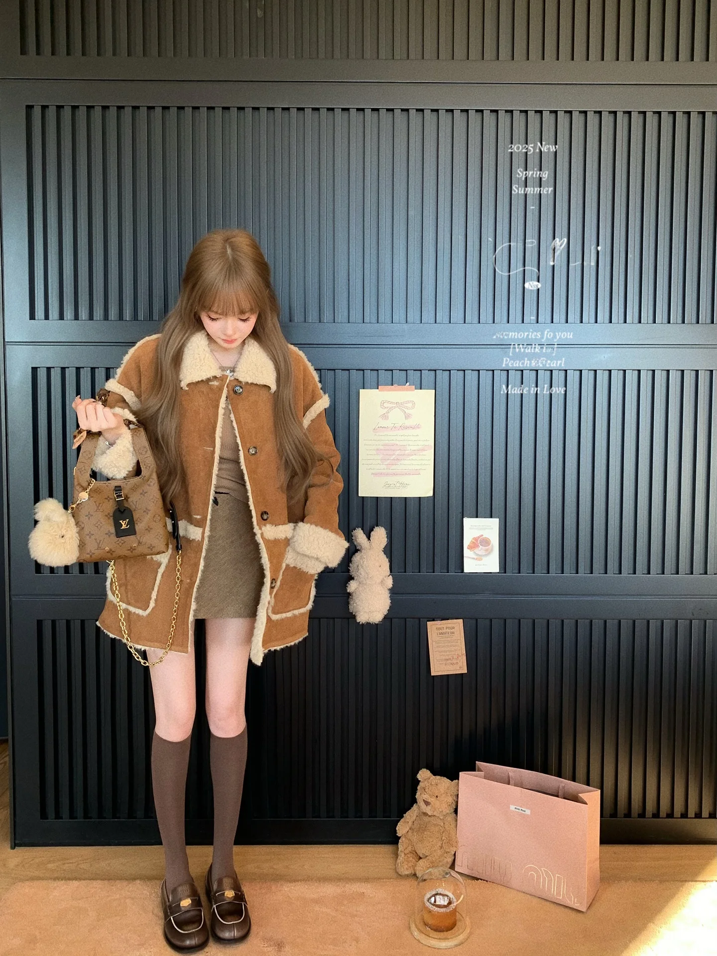 

Теплое зимнее пальто из коллекции Warm Winter Bear NSS, с меховым воротником из овчины, средней длины, из полиэфирного волокна, нежное, женское.