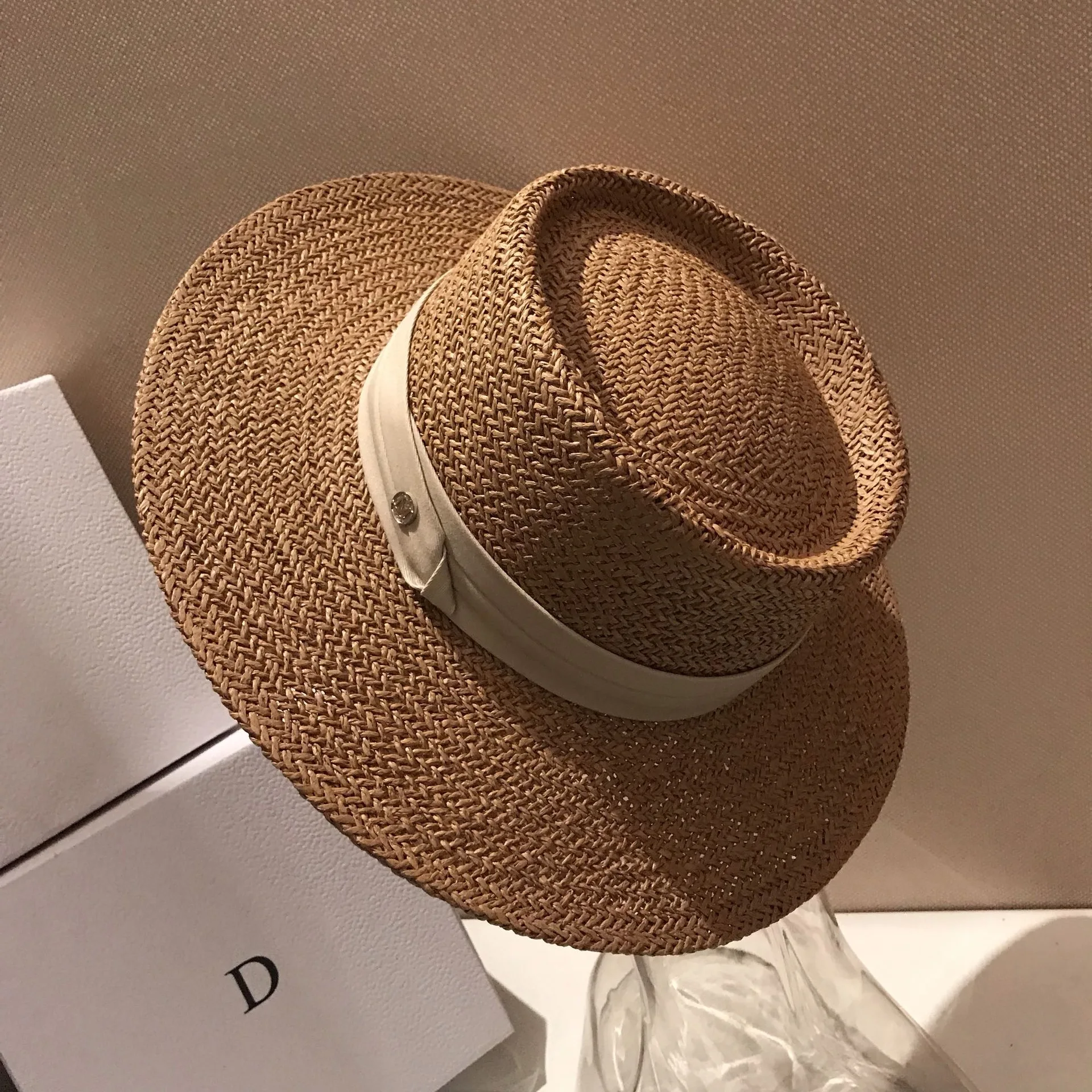 

Summer Salty Grass Shaped Concave Top Wide brim Straw Hat Fashion European Version Top Hat Outdoor Beach Panama Hat Tide