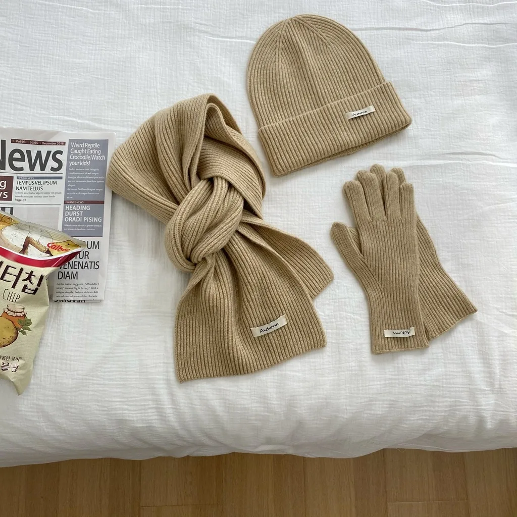 قبعة محبوكة بلون سادة دافئة وعصرية لخريف وشتاء 2025، وشاح، مجموعة قفازات، يمكن تقديمها كهدية