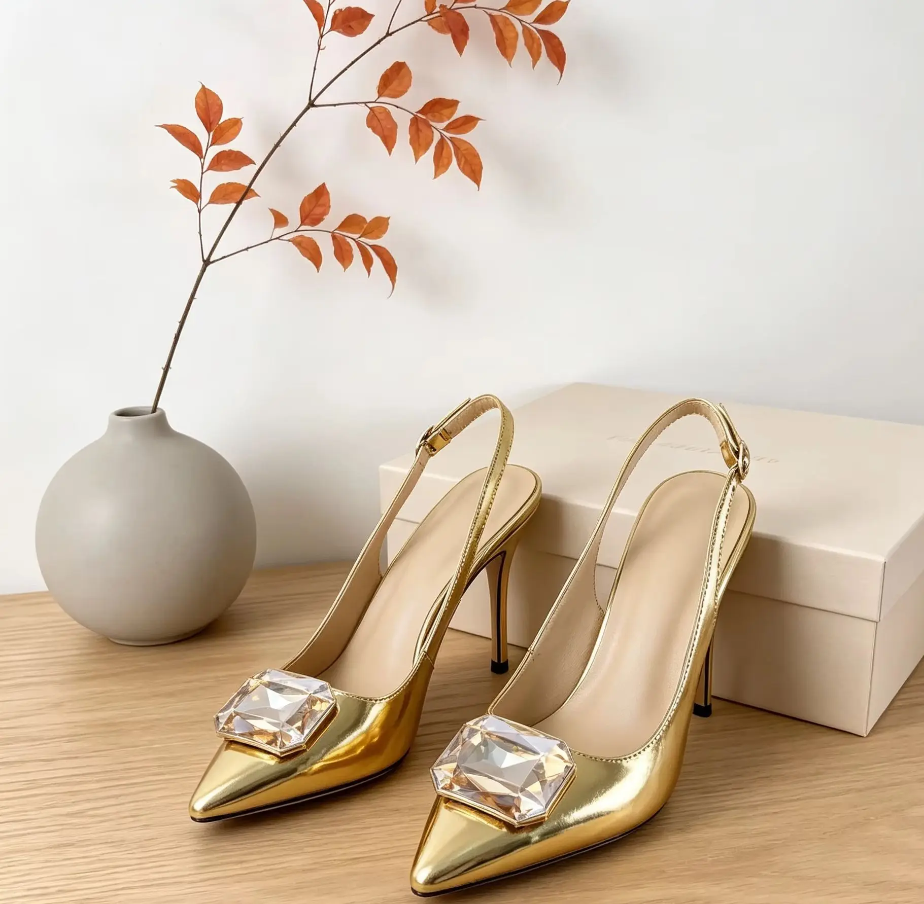 Metallic Pointed Toe Women Pumps Thin Stiletto High Heel Slingback Buckle Sandals Summer Sexy Crystal Golden Party Lady Shoes