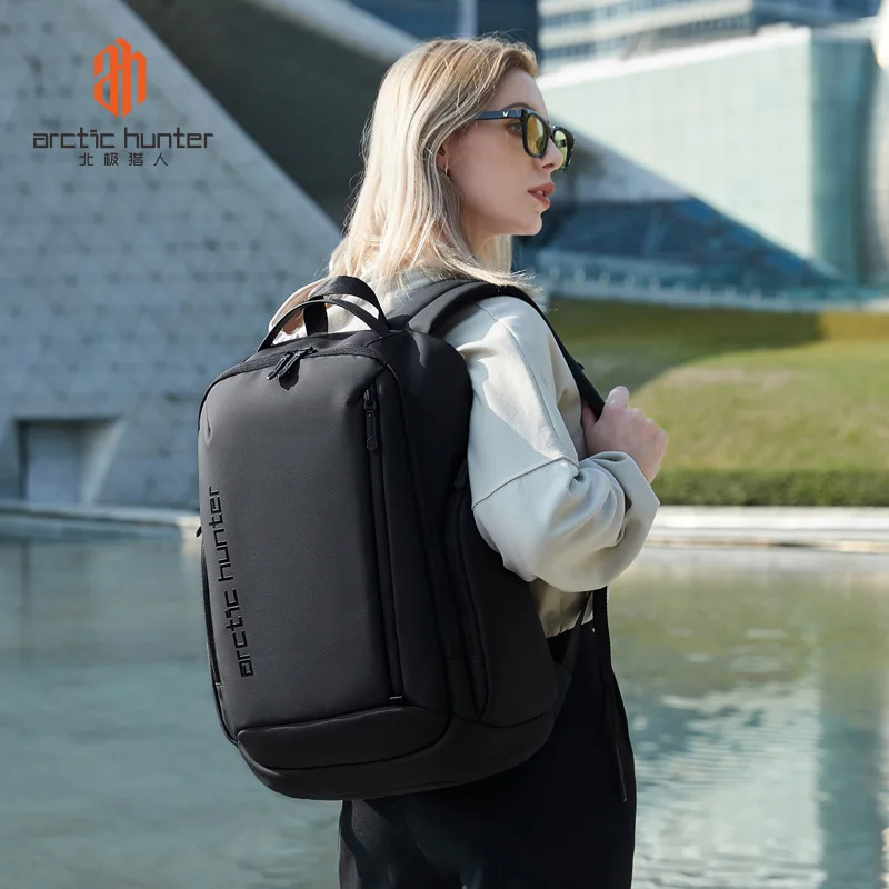 Business backpack with splash proof, lightweight, large capacity, and minimalist laptop backpack