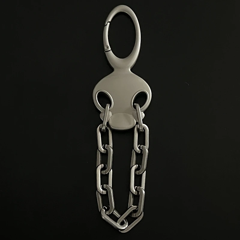 Alien Restraint Chain Metal Keychain, Trendy Waist Accessory & Bag Charm, Hip-Hop Fashion, Unisex for Couples