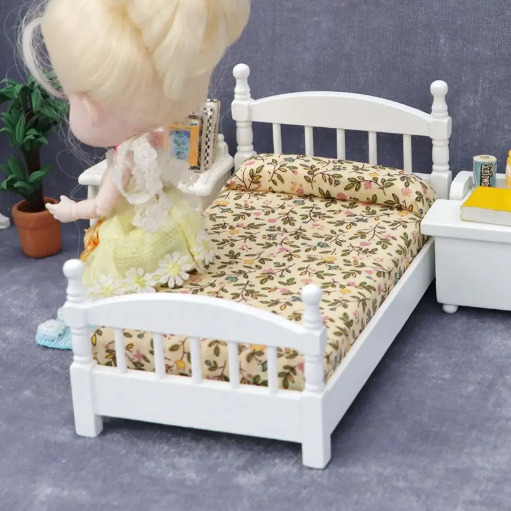 Play House Furniture Dollhouse Bed Scene Decor Bedroom Miniature Bed 1:12 Floral Simulation Single Bed Doll Accessories