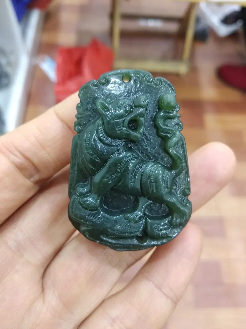 

Excellent Pendant Amulet Tiger Carven Bless Chinese Zodiac Beastmaster People Mascot Talisman Bottle Green Jade