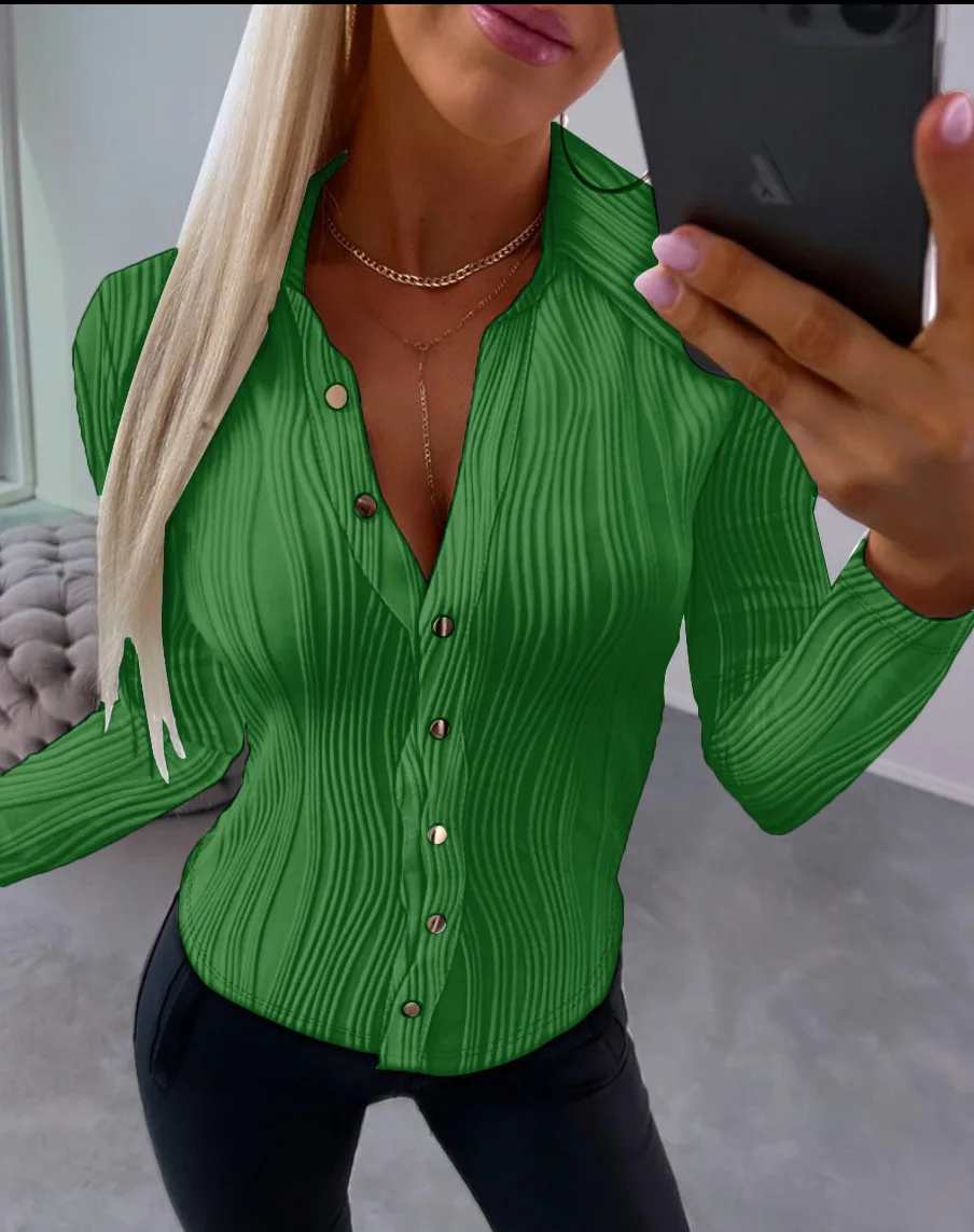 Рисунок 3 - Повседневные рубашки с v-образным