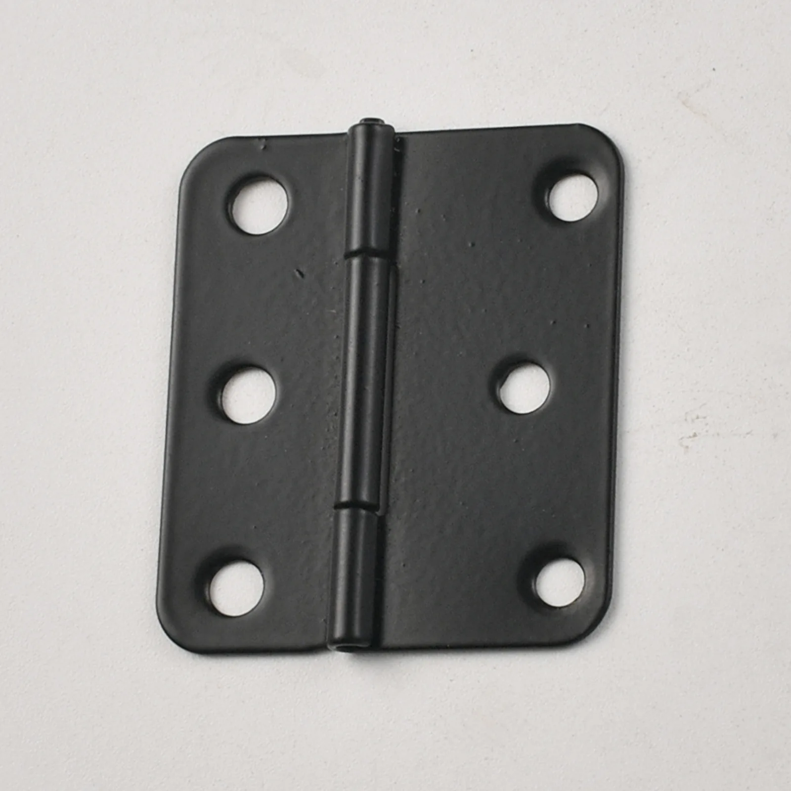

Asymmetrical hinge spray painted black 6 holes 38*34mm rounded corner plain hinge distribution box black hinge