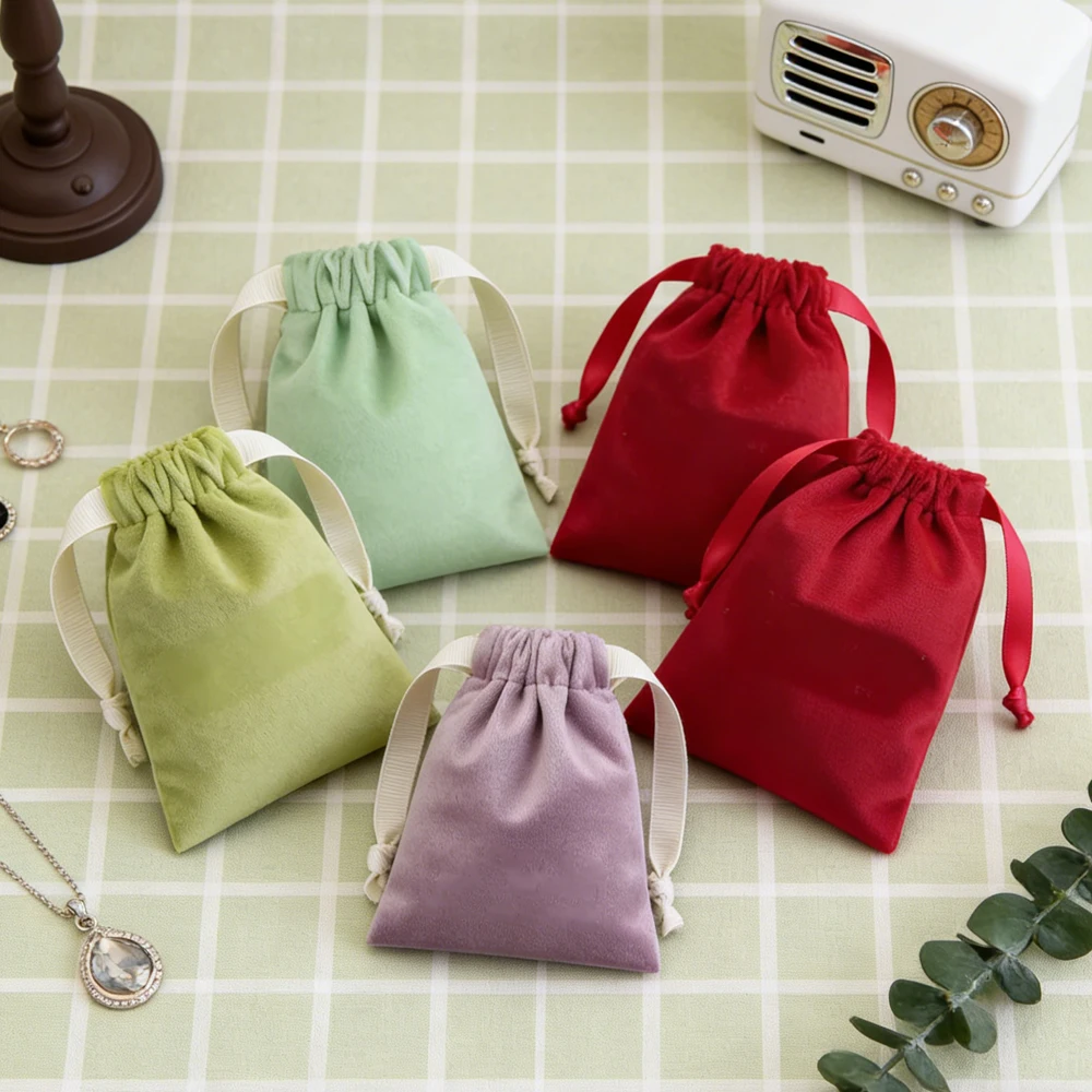 

100 шт./лот, бархатные мешочки на шнурке для упаковки ювелирных изделий, ожерелий, браслетов, серег, наушников, часов, конфет, подарочные пакеты-органайзеры