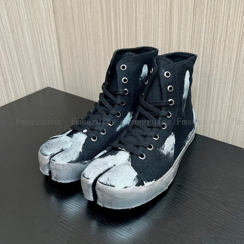 2025 Retro Casual Shoes Women Men High Top Split Toe Shoes Flats Lace Up Canvas Fashion High Quality Walking Shoes Street Style