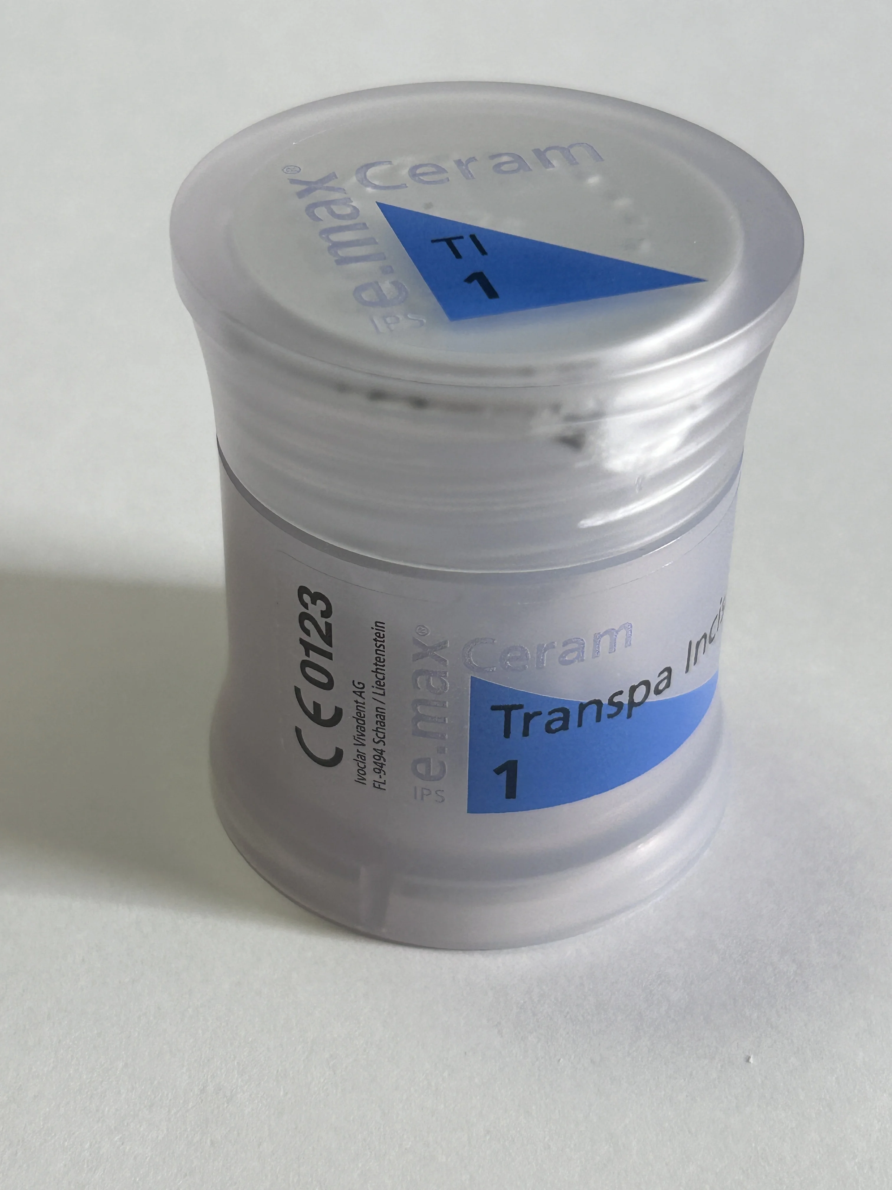 20g/bottle IPS. E. max Ceram Dental Porcelain Powder Used For Facings And Vaneers