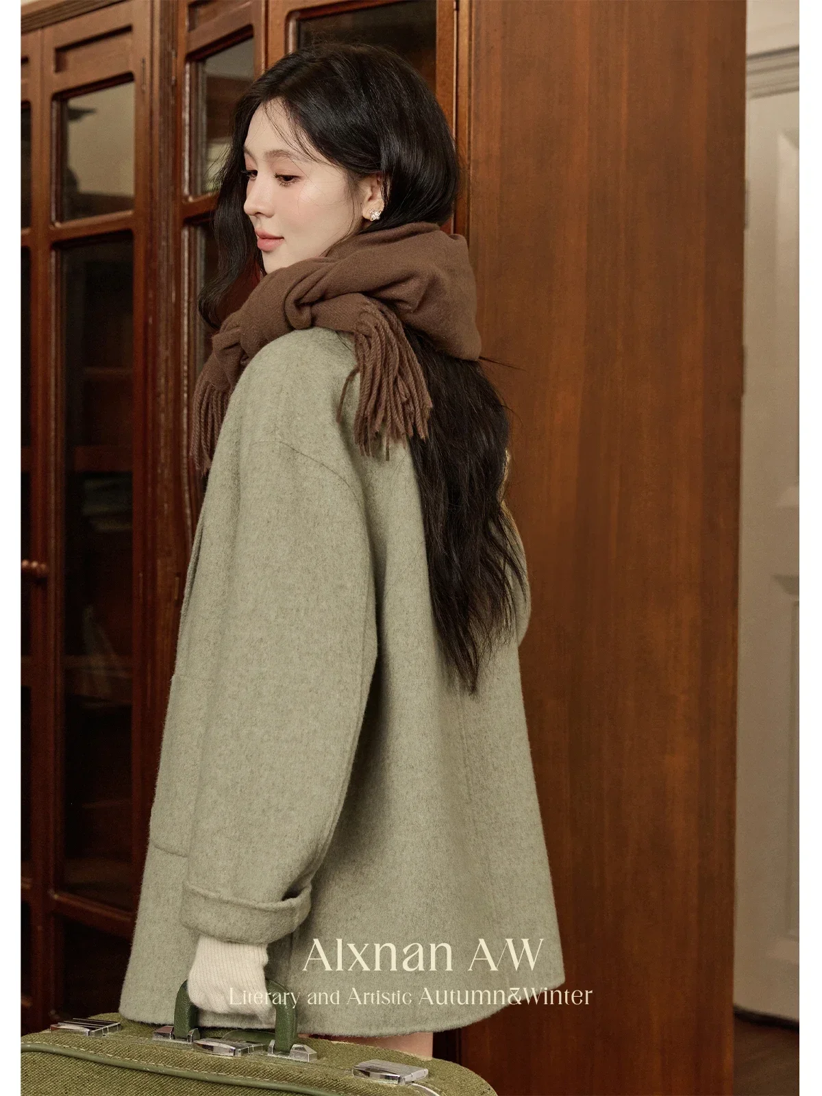 ALXNAN Women's Woolen Coat 2025 Trend Suit Lapel Collar Drop Sleeve Single Breasted Coats Autumn Winter Warm Outerwear L50951