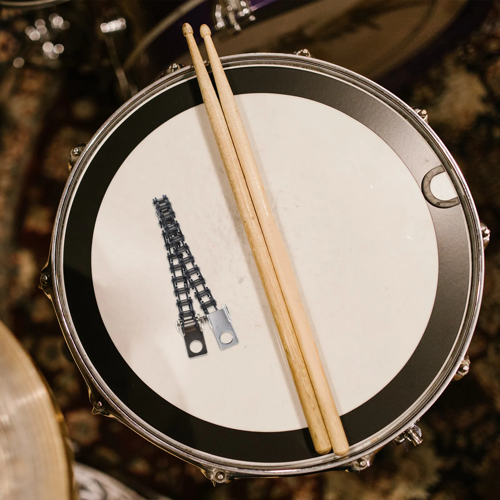 

Усиленная цепь для педали барабана: надежная конструкция с молоточковыми звеньями для барабанных установок, улучшенная чувствительность при игре на барабанах