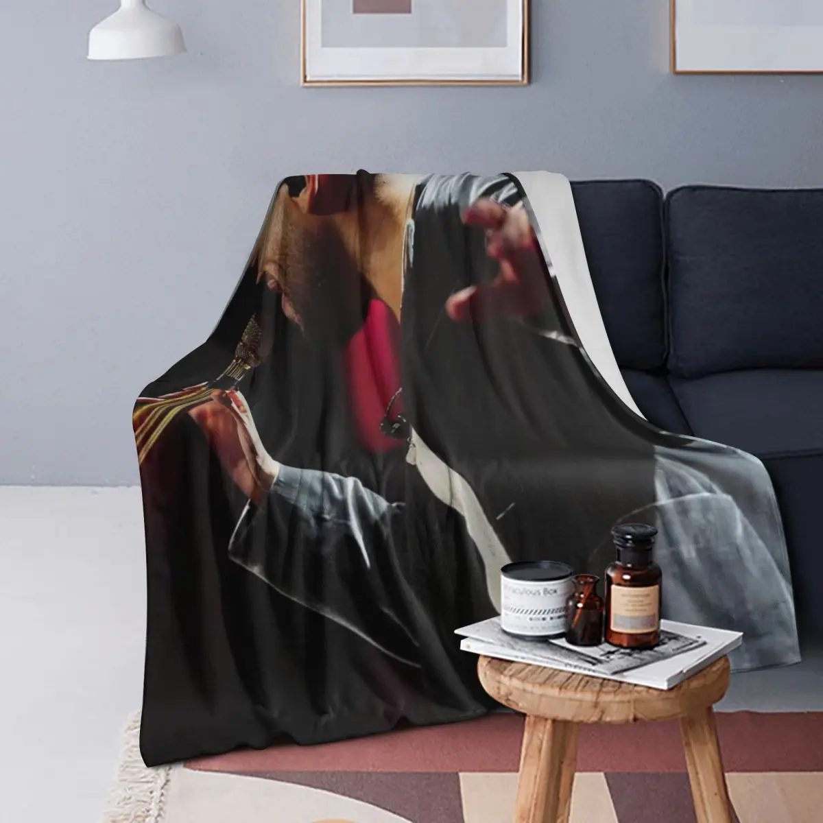 Latin Singer Romeo Santos Blanket Soft Warm Flannel Throw Blanket Bedspread for Bed Living room Picnic Travel Home Couch